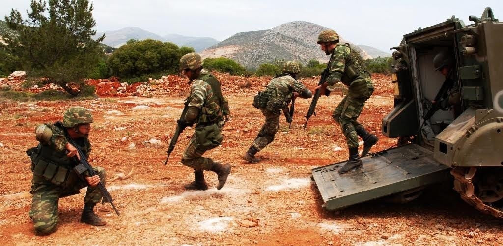 Σχολείο τακτικής χρησιμοποίησης οπλισμού στην 96 ΑΔΤΕ «Χίος» (εικόνες)